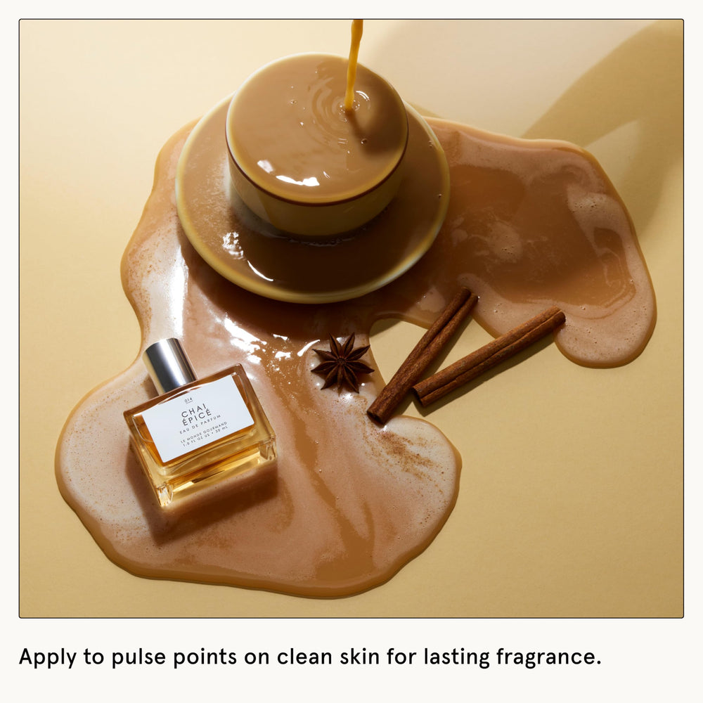 Le Monde Gourmand Chai Épicé close-up hints violet fig and musk notes.