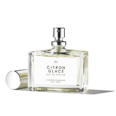 Le Monde Gourmand Citron Glacé spray action for easy application.