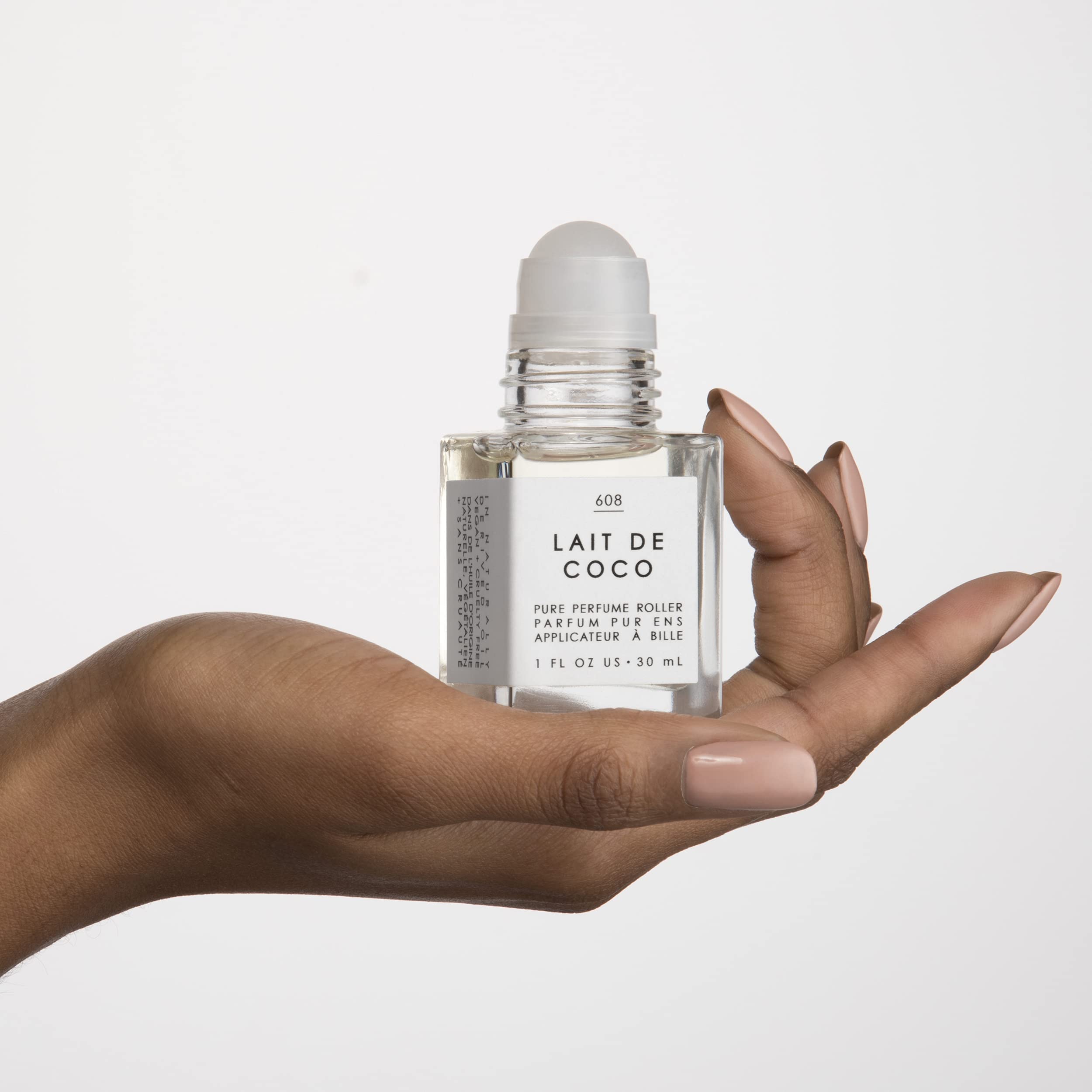 Le Monde Gourmand Coconut Milk Perfume Oil glow on skin after use