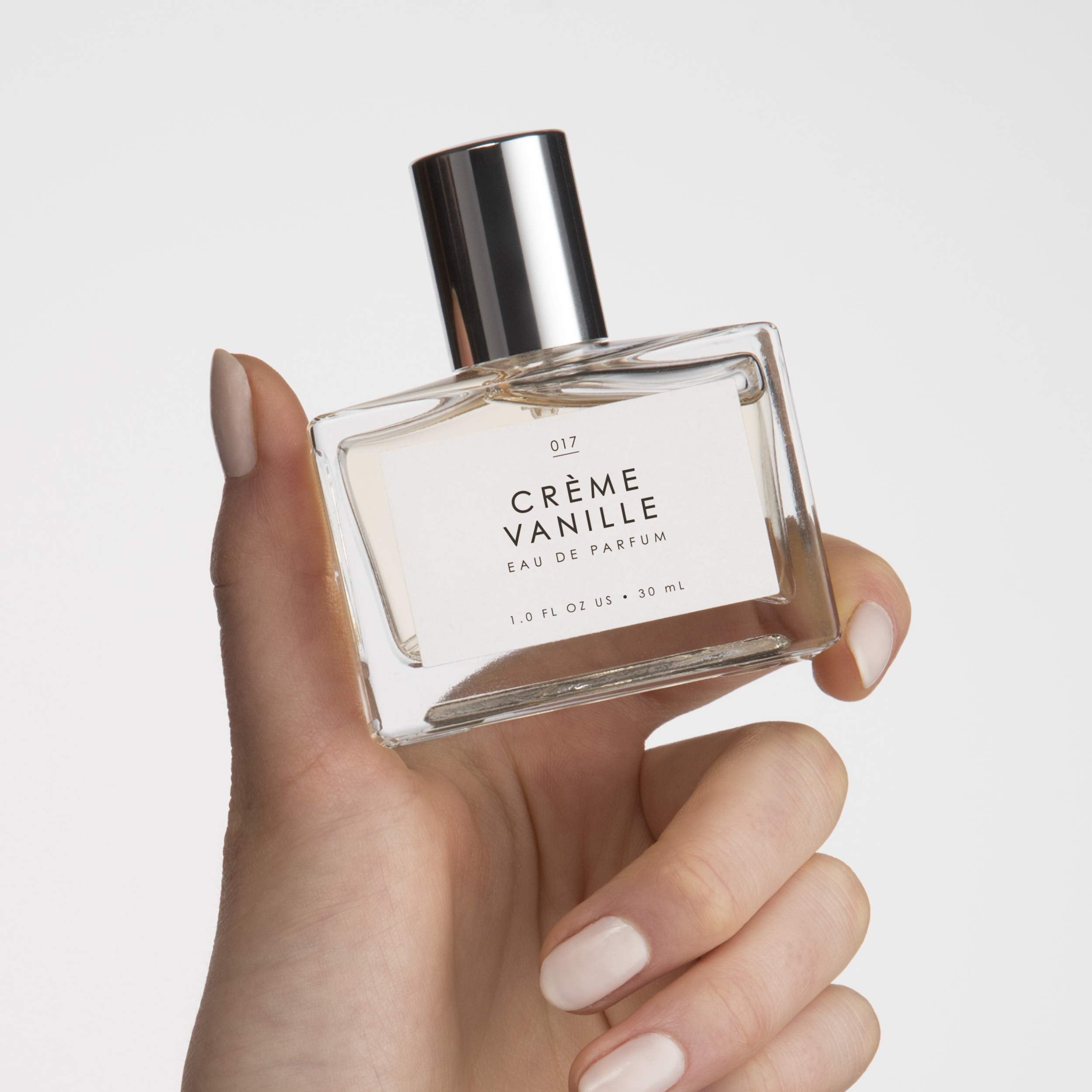Application at pulse points on the wrist and neck for lasting comfort.