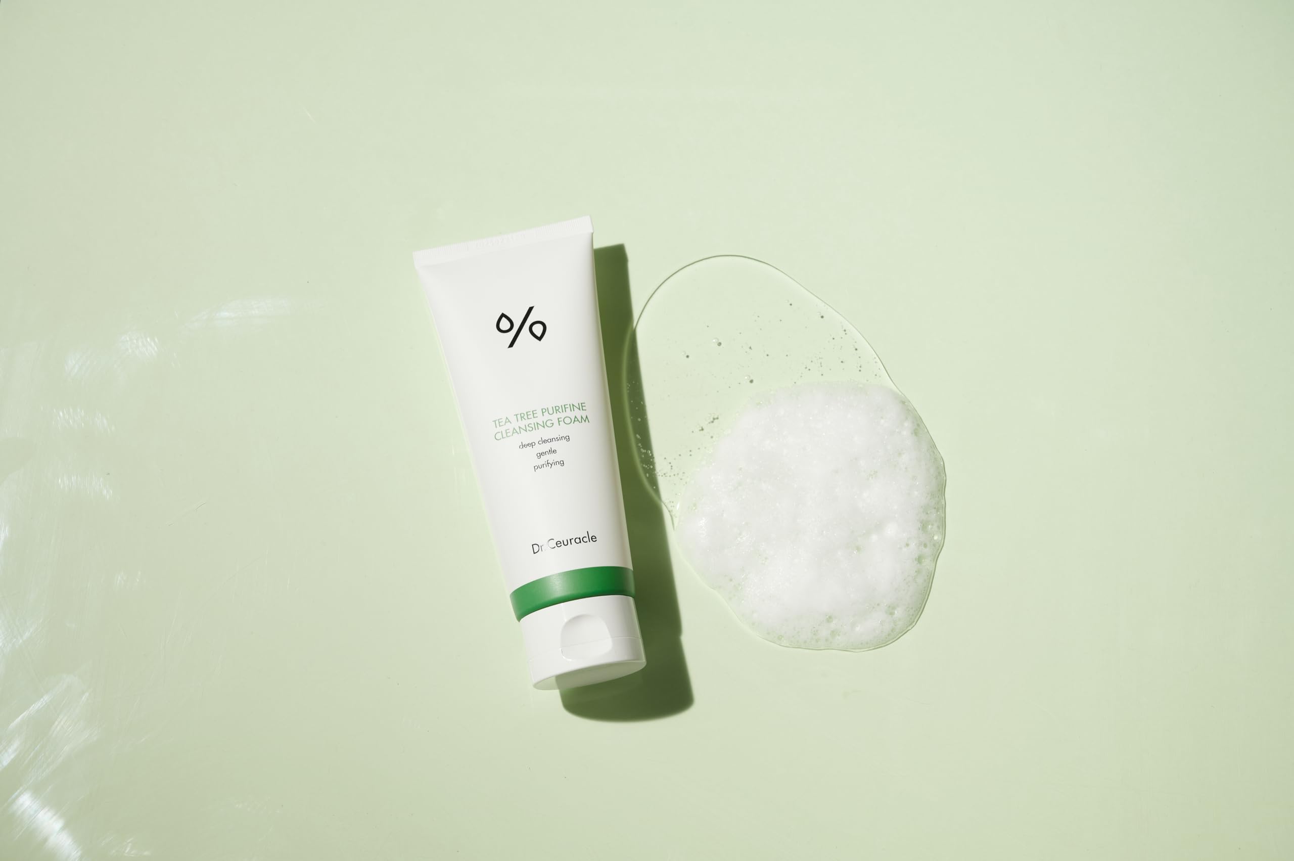 Leegeehaam Tea Tree Purifine cleansing foam rinsing moment after wash