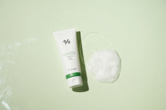 Leegeehaam Tea Tree Purifine cleansing foam rinsing moment after wash