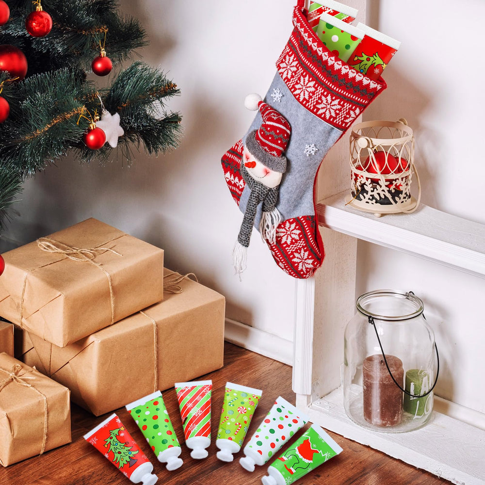 Leelosp Christmas hand cream lemon scent provides quick moisture in cold weather.