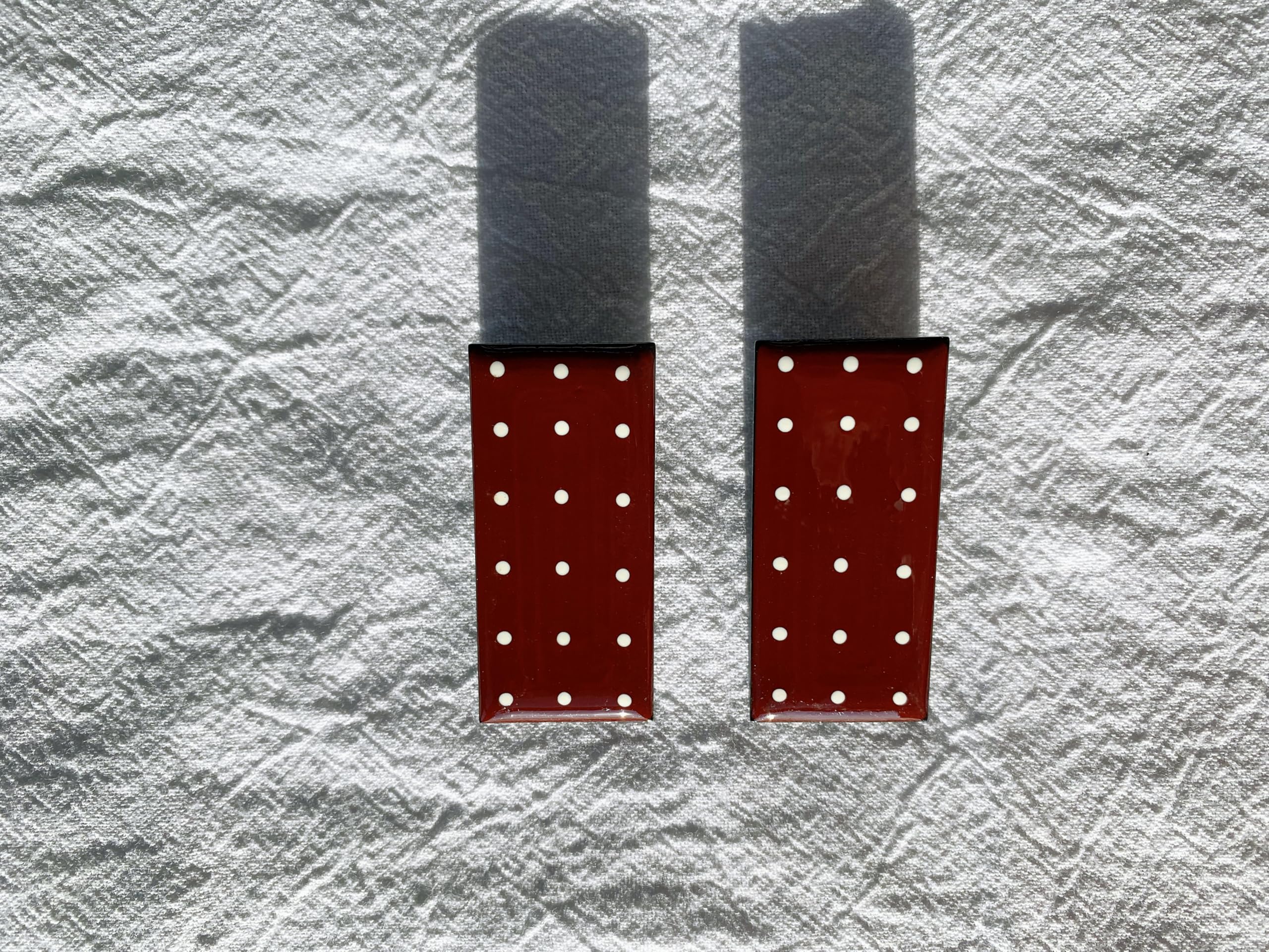 Lemeilleur flatlay of eight clips showing set variety and convenience benefit