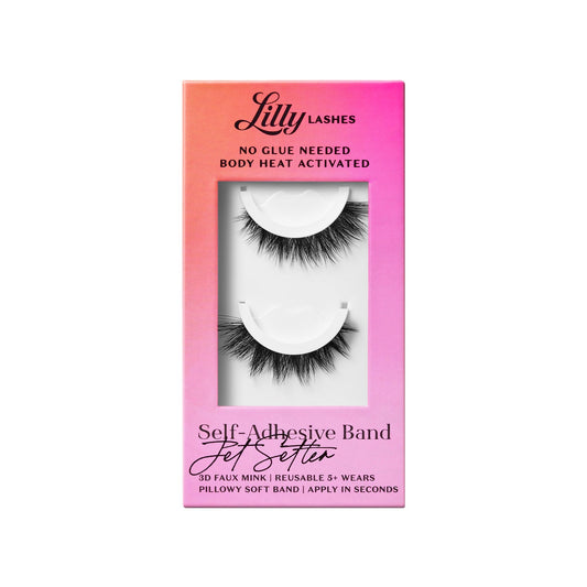 Lilly Lashes JetSetter 3D self-adhesive lashes ready to wear without glue.