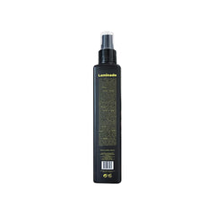 Lina Zapata spray application evenly coats mid-lengths to ends for protection