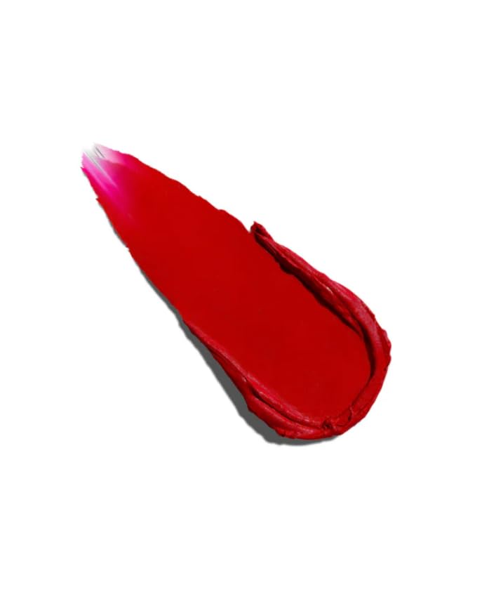 Lisa Eldridge teardrop bullet design enables precise lip shaping and easy application.