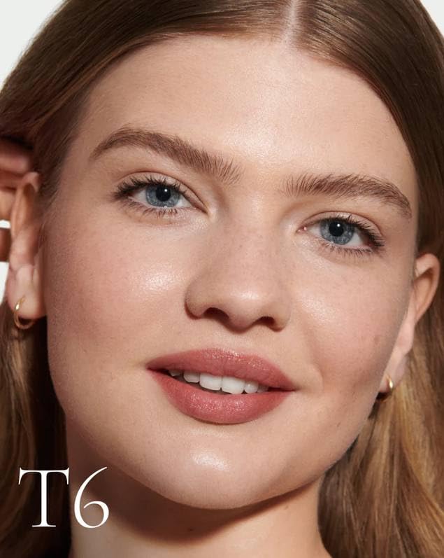 Lisa Eldridge tint under eyes for a bright, even tone.