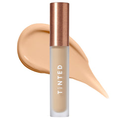 Live Tinted Hueskin Serum Concealer creamy texture shown for blendable coverage.