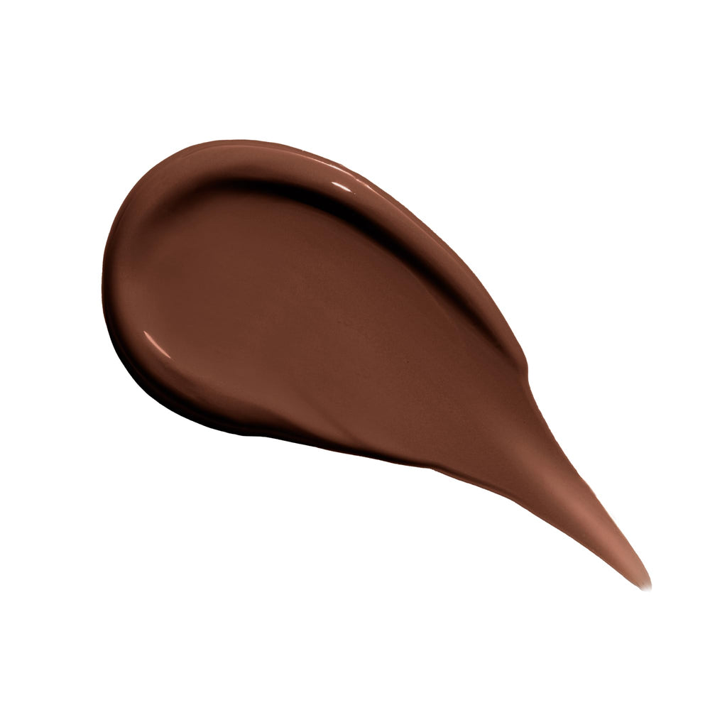 Live Tinted Hueskin Serum Concealer under-eye application demonstrates brightening and smoothing.