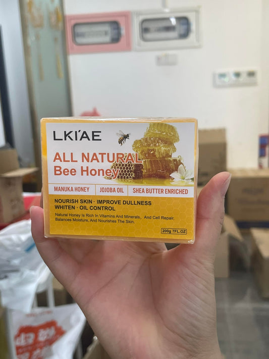 LKI'AE Honey Soap foam application demonstrating rich cleansing and moisture
