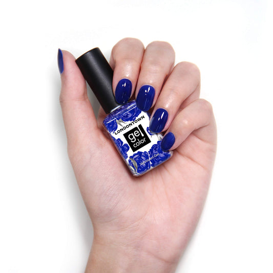 LONDONTOWN gel color brush applying royal blue gel polish smoothly