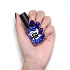 LONDONTOWN gel color brush applying royal blue gel polish smoothly