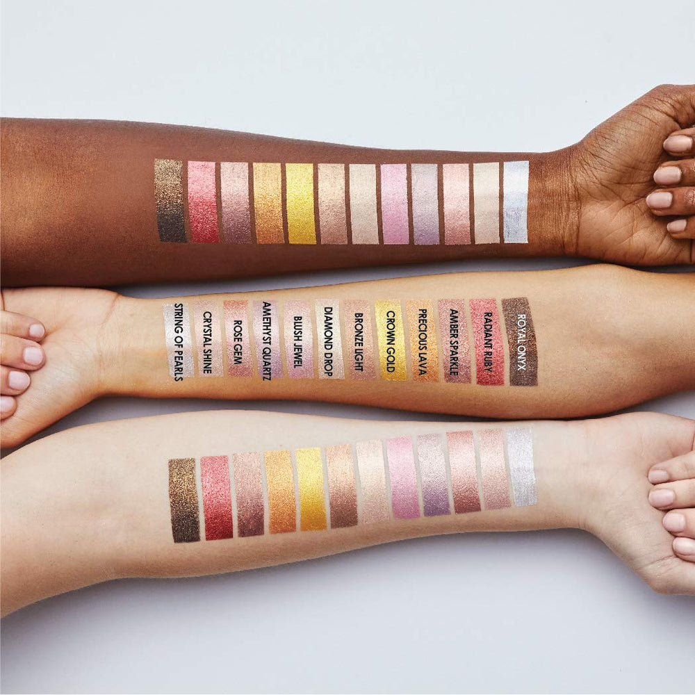 Brilliant Eyes quick-dry liquid shadow sets swiftly for ease of use.