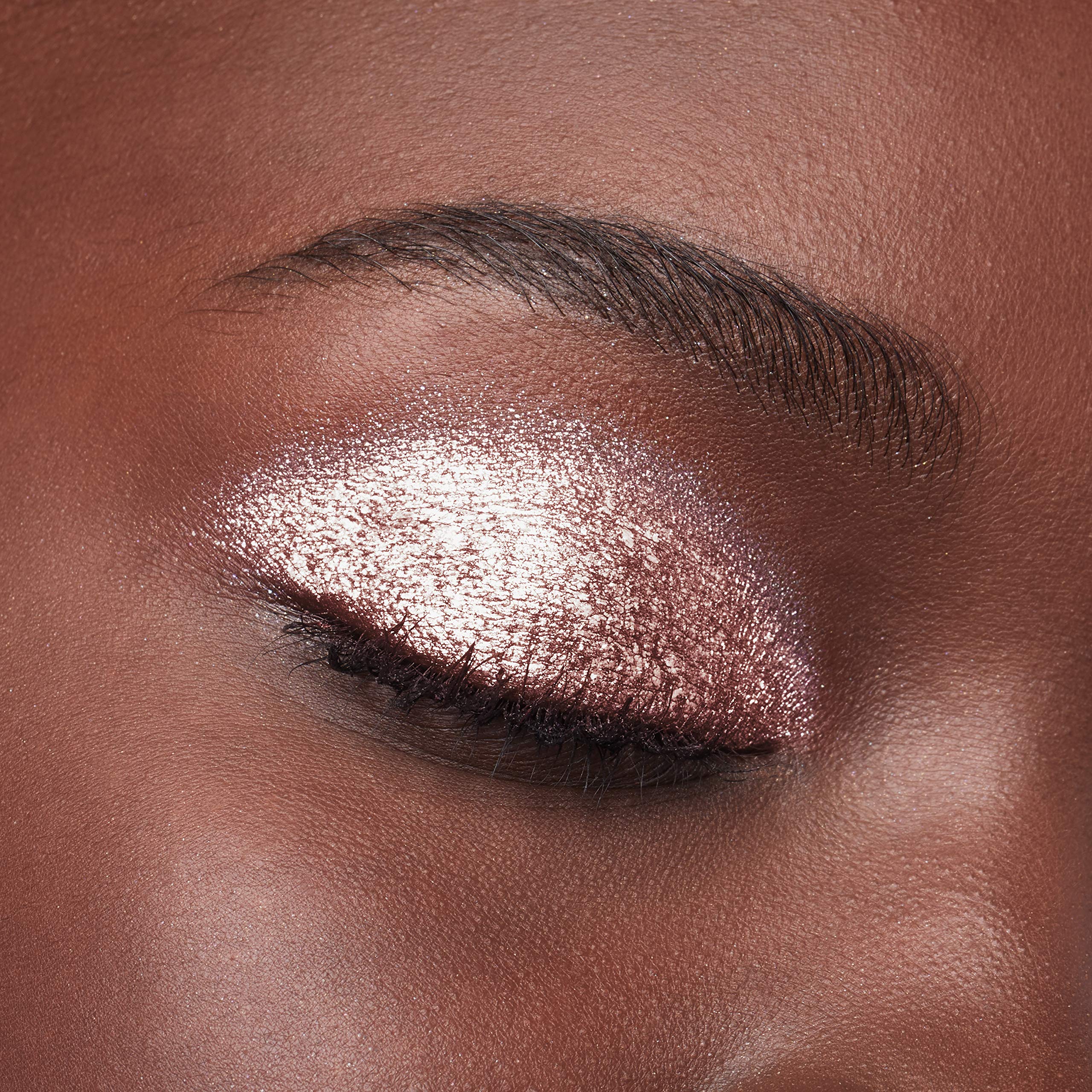 Extended shade range with twelve luminous hues for versatile looks.