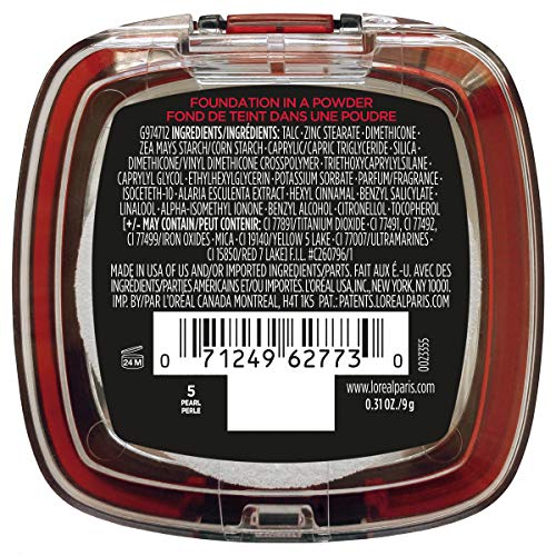 Compact open with pearl powder ready for quick, even coverage on the go.