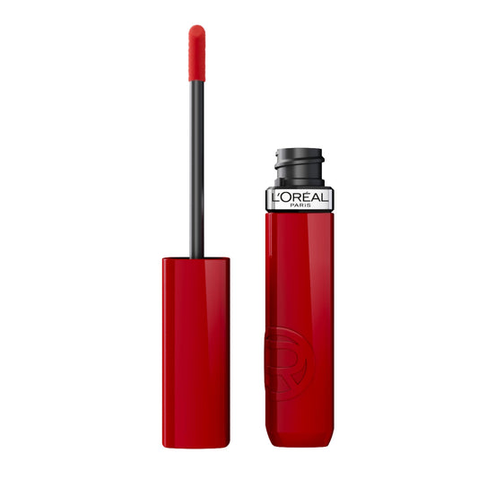 L’Oréal Paris Infallible Lacque Resistance lip shade applied at center for bold color payoff.