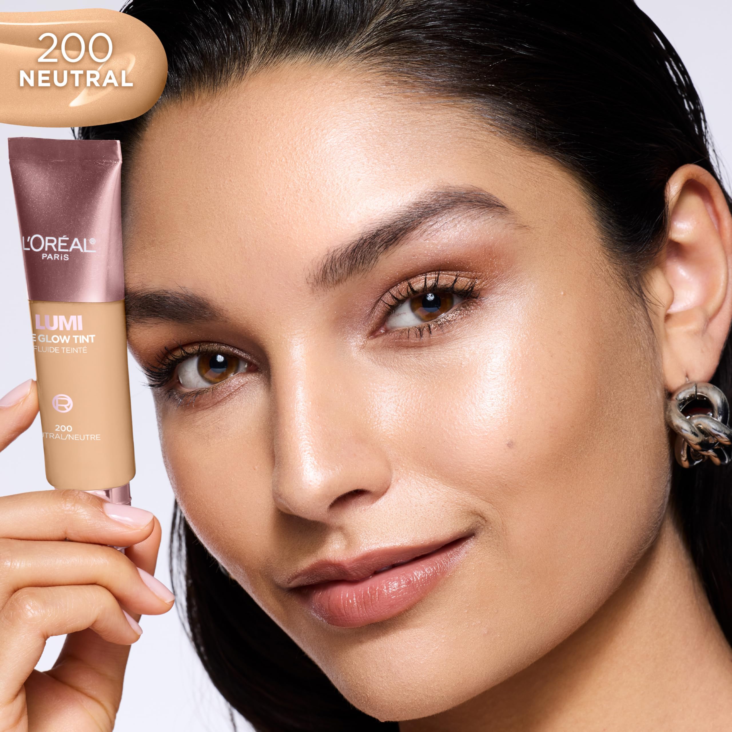 L'Oreal Paris Lumi Le Glow Tint close-up pearls deliver subtle radiance.