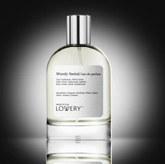 LOVERY Woody Santal bottle cap closeup, premium design for gifting.