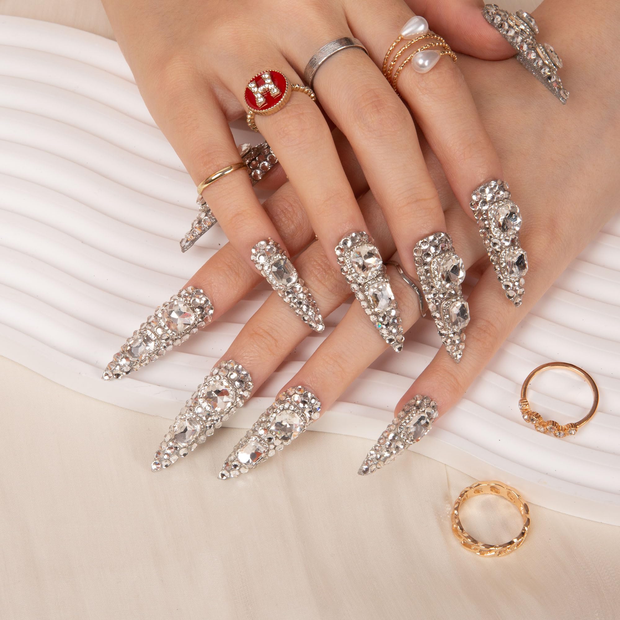 LOVFUL acrylic-strength nails delivering durable wear for daily tasks.