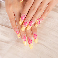 LOVFUL coffin classic 1.3 in full-cover nails enable precise salon-like application.