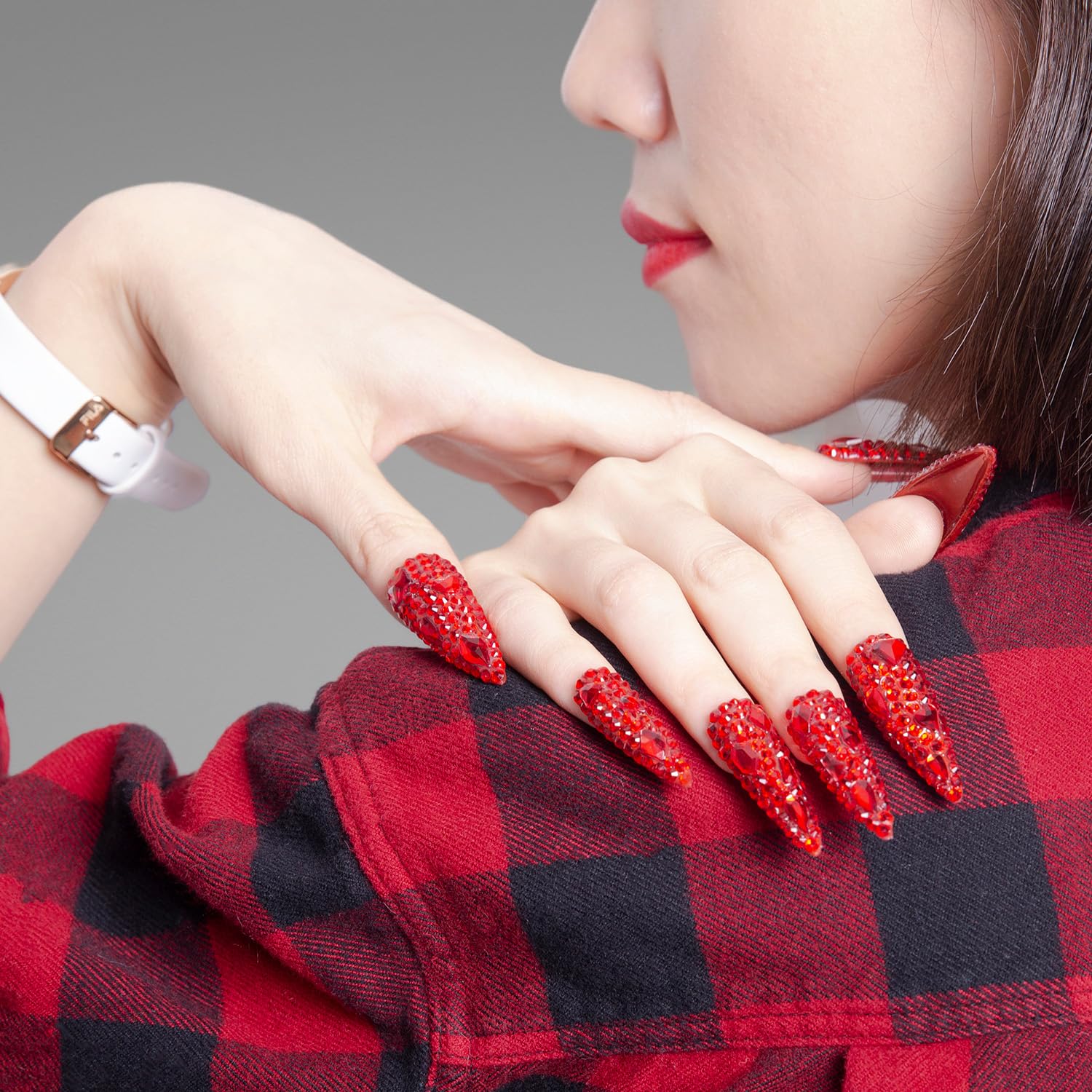 LOVFUL red press-on nails offer easy, reusable fashion confidence.