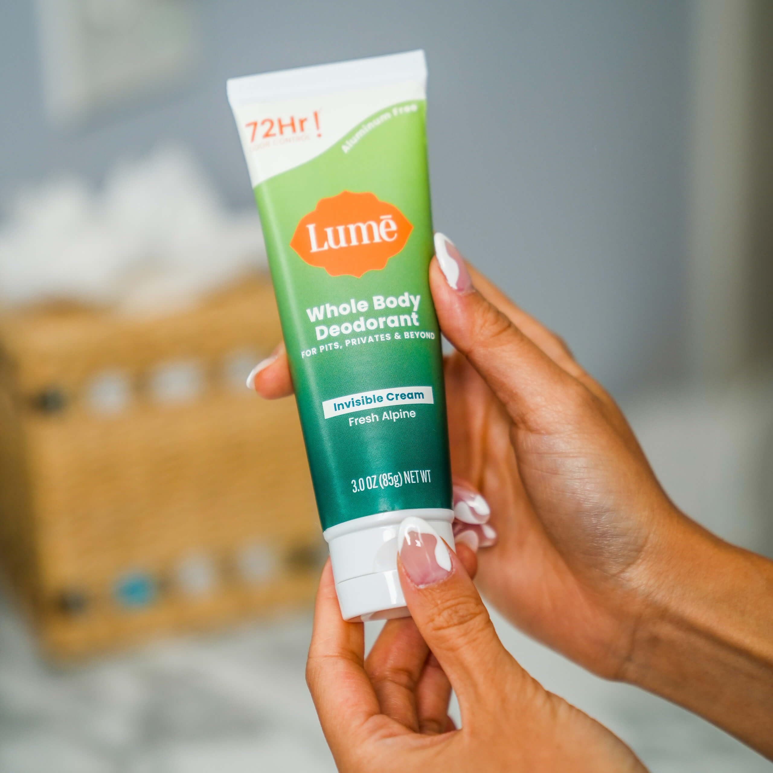 Lume aluminum-free and baking-soda-free assurance icon on packaging.