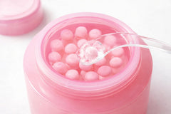 LumiVida lightweight gel texture display for non-greasy finish.