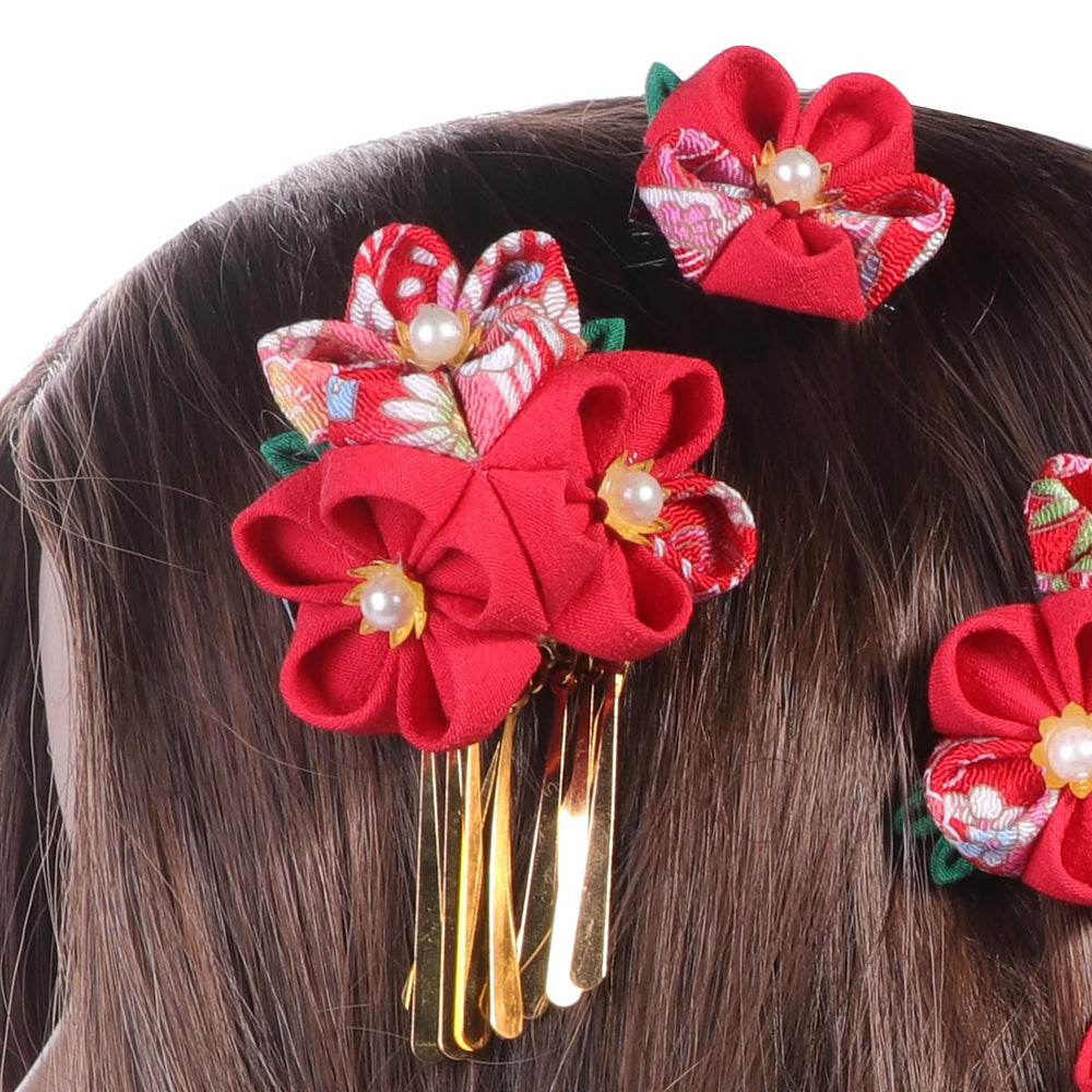 Lurrose tassel clip highlights traditional kimono or Hanfu ensembles.