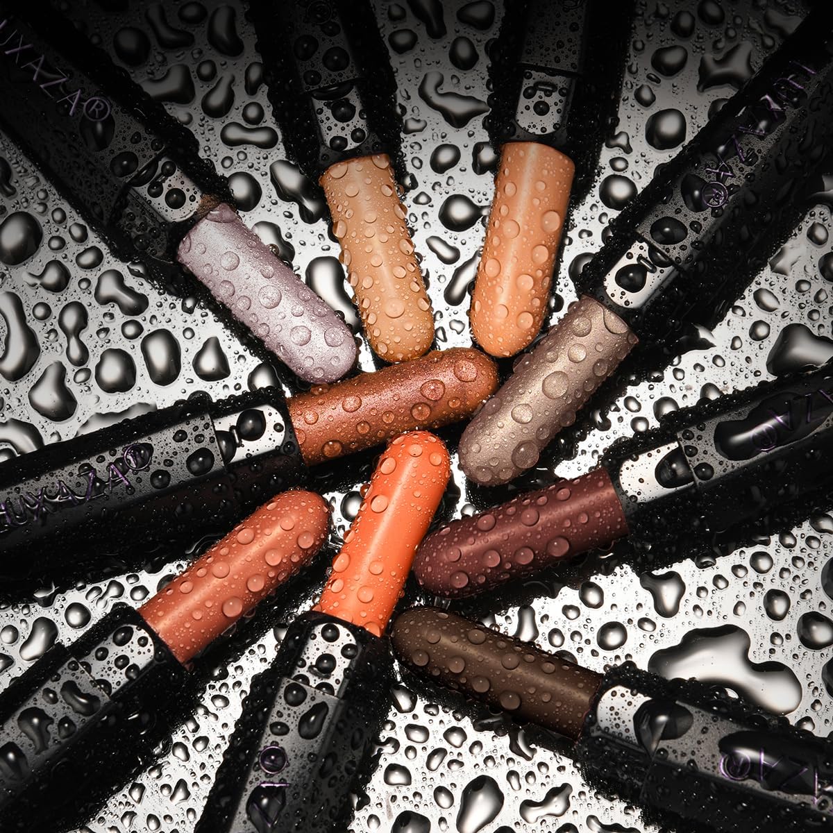 LUXAZA PRO built-in-blending-brush enables seamless color transitions.