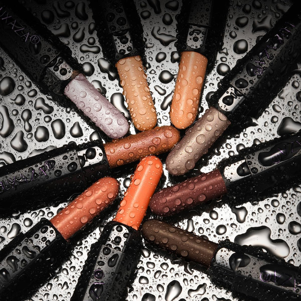 LUXAZA PRO built-in-blending-brush enables seamless color transitions.