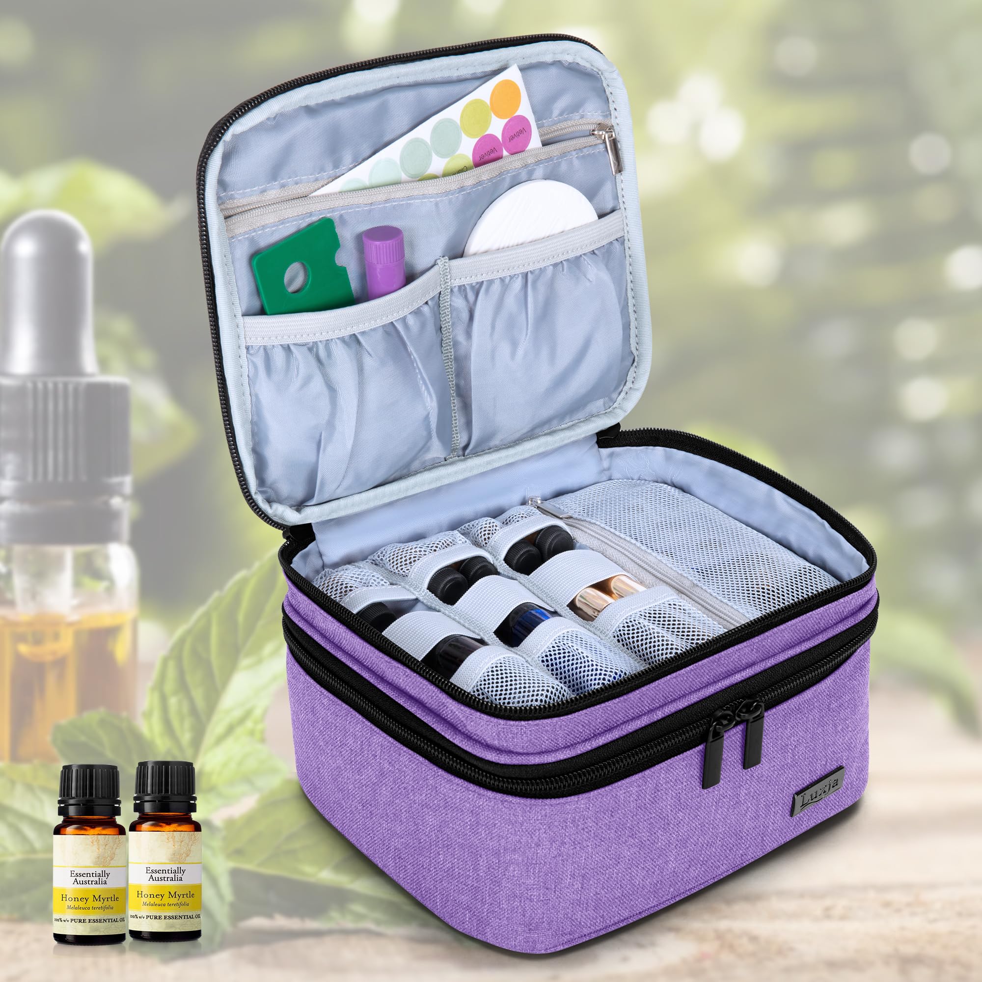 Luxja bag interior with pockets for oils and accessories.