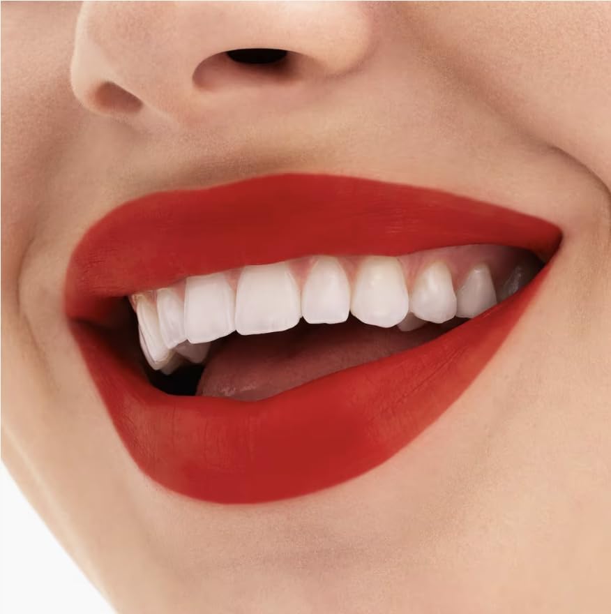 MAC Locked Kiss Gutsy close-up texture shows smooth budge-free lips