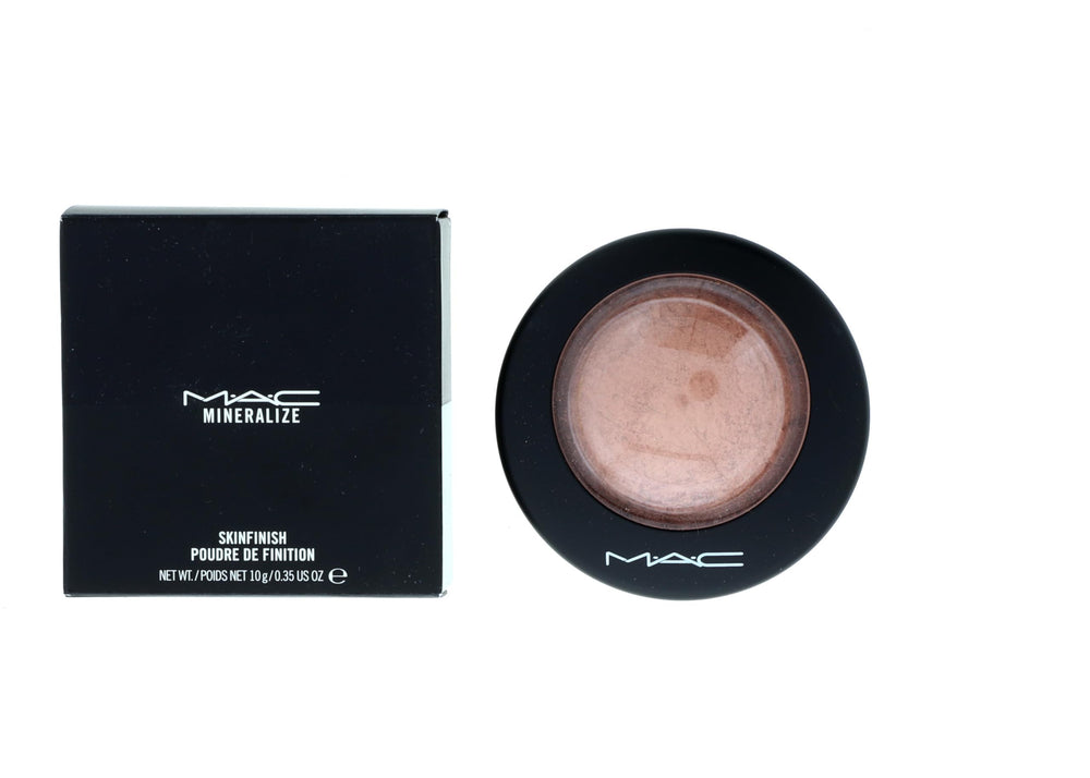 MAC Mineralize Skinfinish Cheeky Bronze compact with warm glow for daily wear