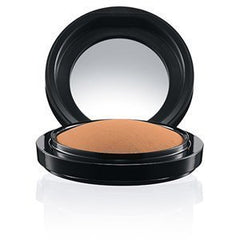 MAC Mineralize Skinfinish Global Glow powder with radiant finish for everyday luminosity