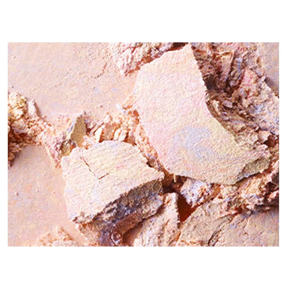 MAC Lightscapade marble pattern reveals multidimensional glow on skin