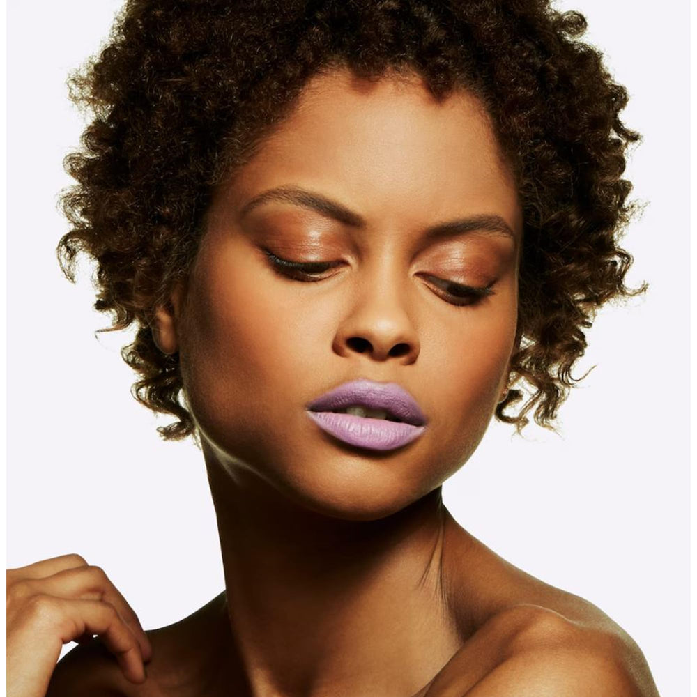 MAC Mineralize Skinfinish Natural – on-the-go compact for easy touch-ups.