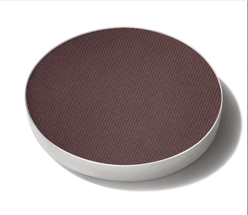 MAC Powder Kiss Soft Matte Eye Shadow Pro Palette Give A Glam for a diffused, crease-resistant look.