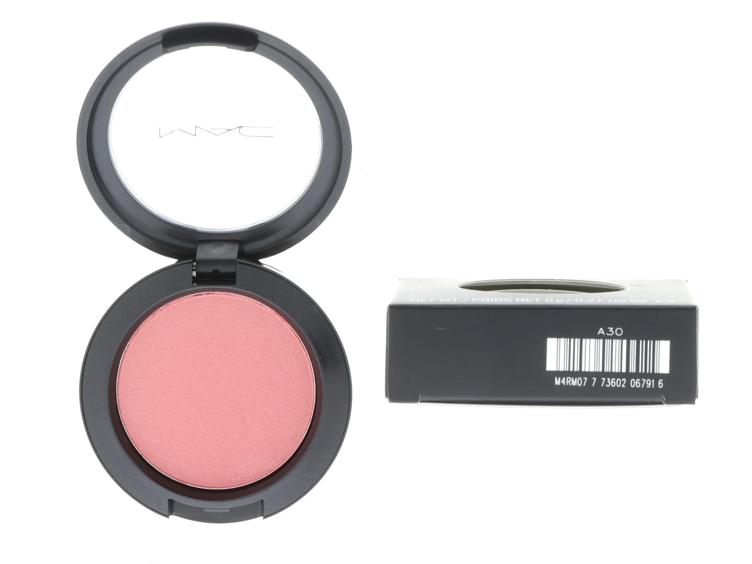 MAC Peachykeen on cheek provides long-lasting brightness with subtle sheen.