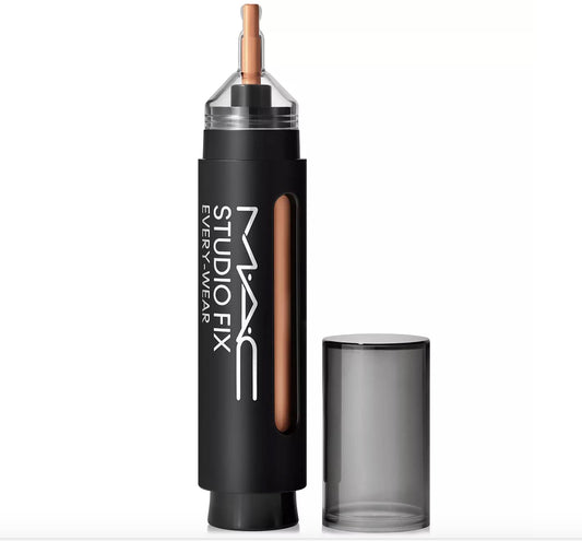 MAC Studio Fix NW22 swatch shows warm beige with peach undertone for natural coverage