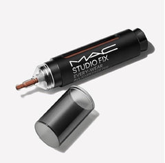 MAC Studio Fix Every Wear NW40 pen close-up for precise concealing and blending.