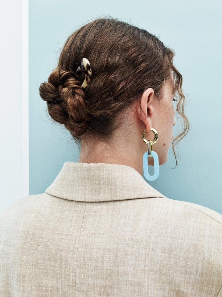 MACHETE French hair pin provides all-day hold for styled looks.