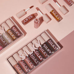 Bottle shine reflects light on MAEPEOR gloss with a premium finish.