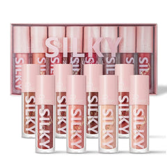 Wand precision shows easy control with MAEPEOR lip gloss.