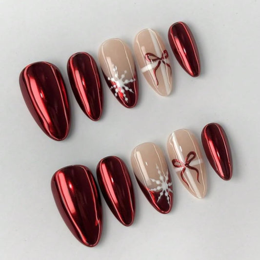 MAGLFELL handmade medium-length almond nails for a comfortable, stylish fit.