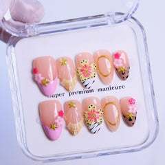 MAGLFELL medium almond-shape press-ons: flexible wear for typing and daily use.