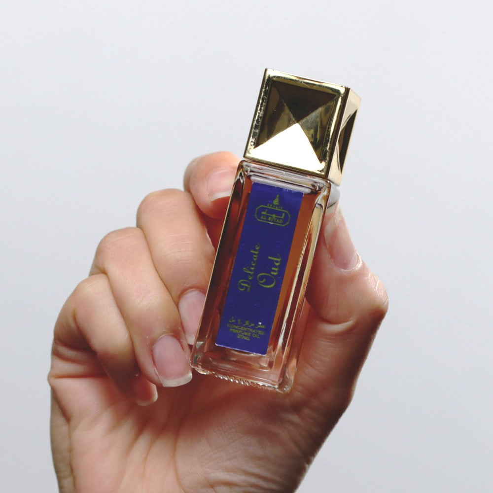 Maison d'Orient Delicate Oud blooms into florals and spices with a rich, inviting base.