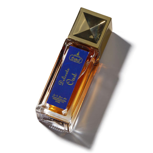 Maison d'Orient Delicate Oud roll-on demonstrates quick, precise application for daily scent layering.