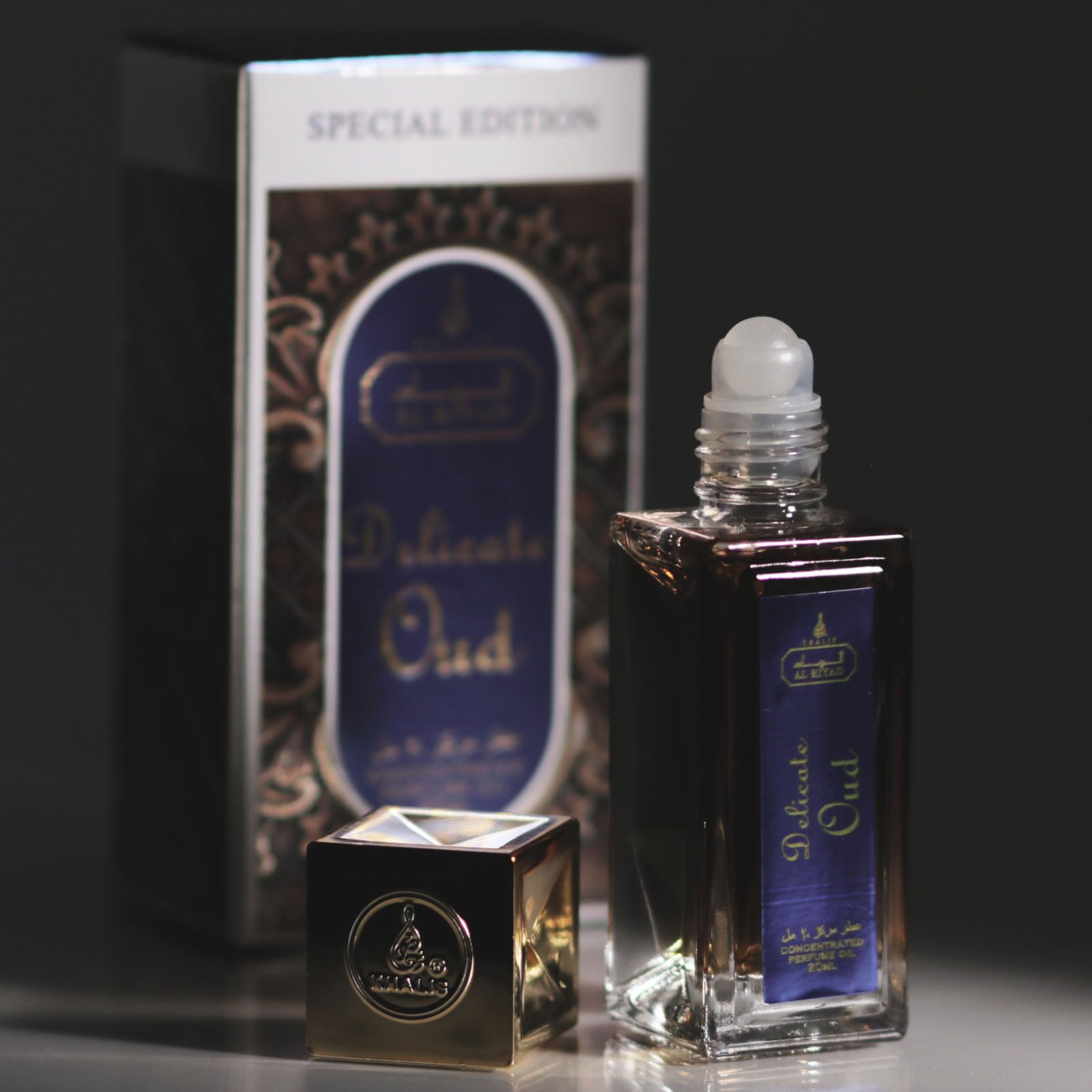 Maison d'Orient Delicate Oud top notes reveal spicy-aromatic opening for intriguing first impression.