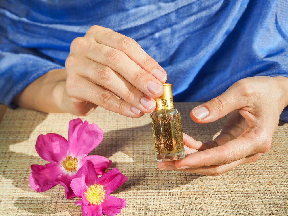 MdO Khamrah travel-size 12mL vial on elegant surface.